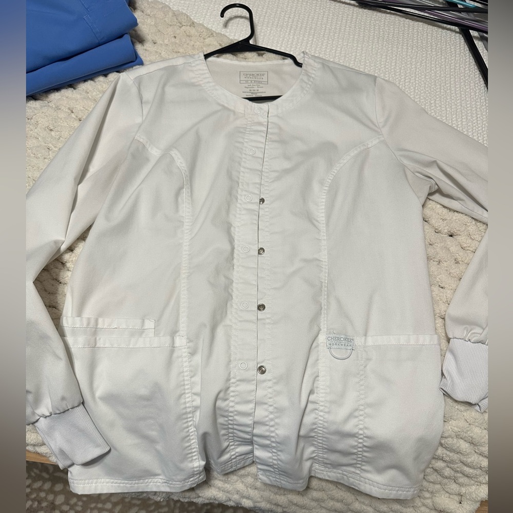 Cherokee scrub jacket medium